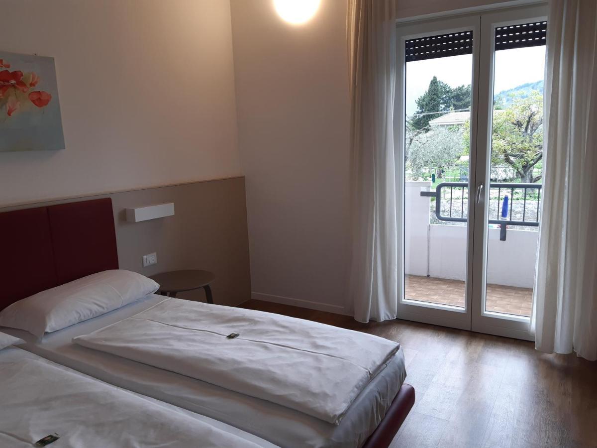 Hotel Villa Claudia Torbole Sul Garda Esterno foto