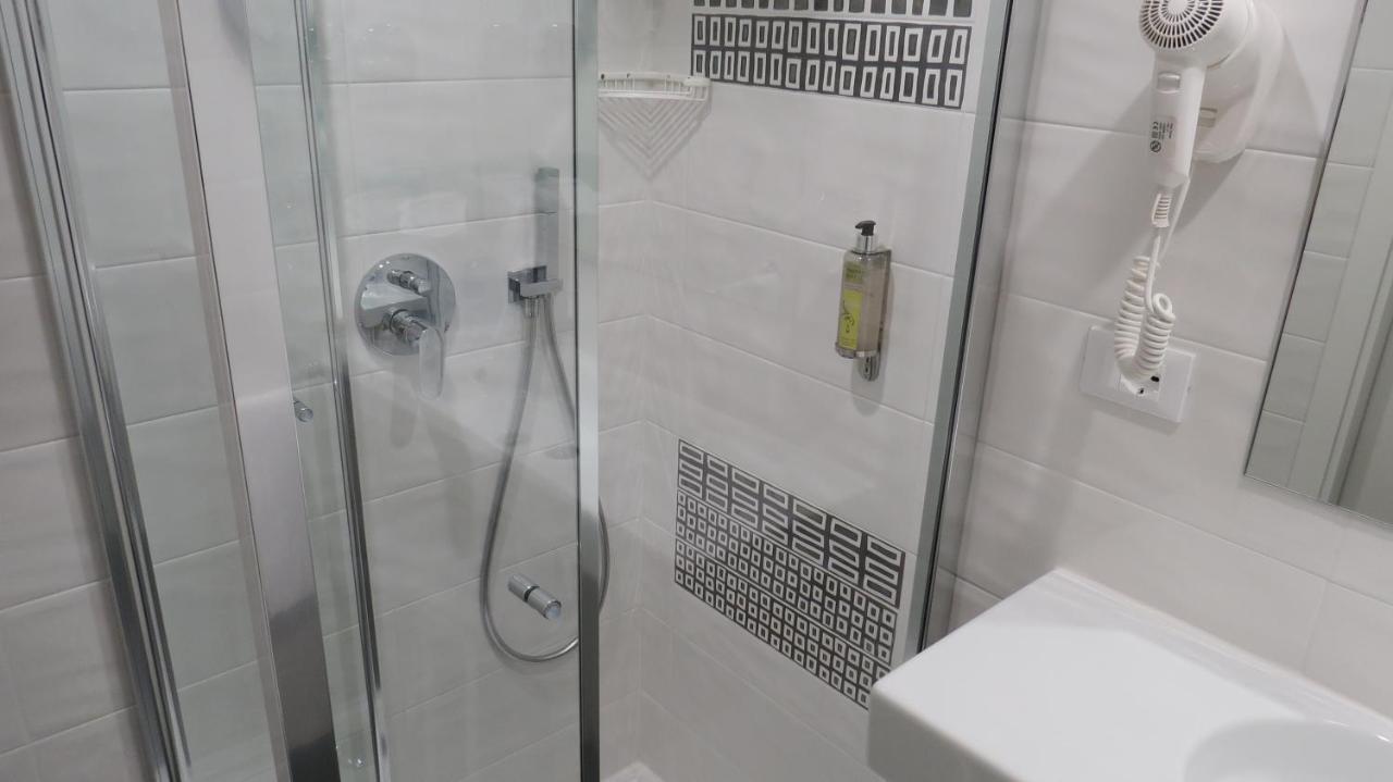 Hotel Villa Claudia Torbole Sul Garda Camera foto