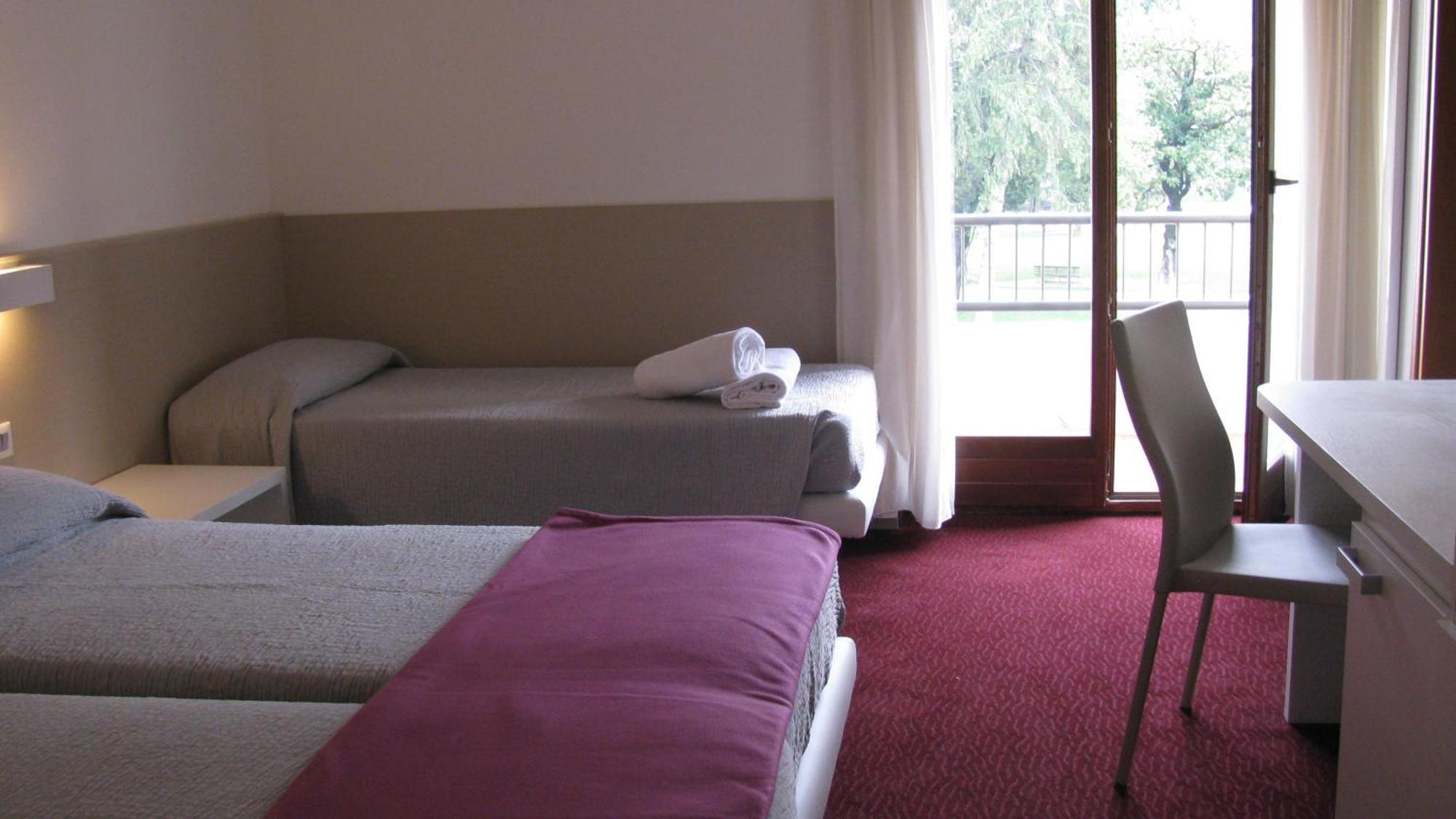 Hotel Villa Claudia Torbole Sul Garda Camera foto