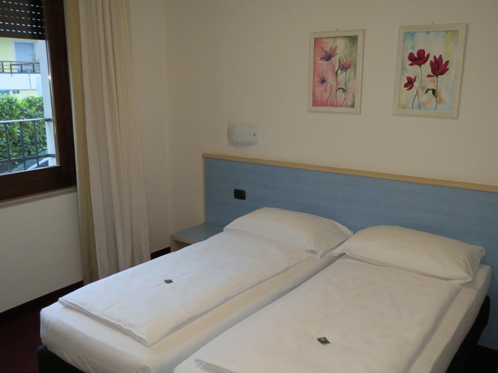 Hotel Villa Claudia Torbole Sul Garda Esterno foto