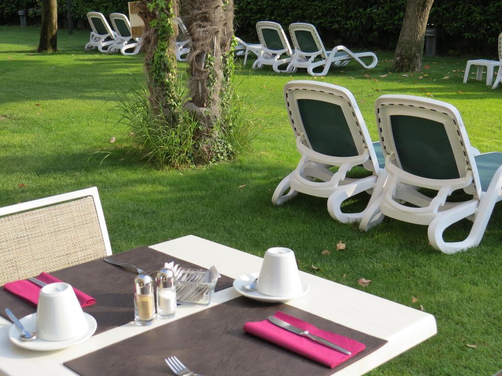 Hotel Villa Claudia Torbole Sul Garda Esterno foto